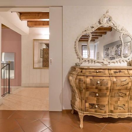 Апартаменты Residenza Angels @Piazzadelleerbe Верона Экстерьер фото