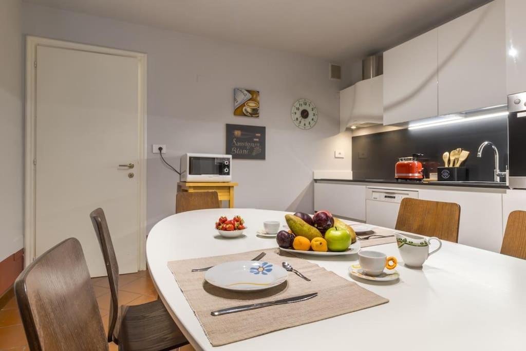Апартаменты Residenza Angels @Piazzadelleerbe Верона Экстерьер фото