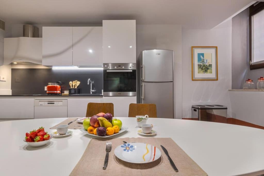 Апартаменты Residenza Angels @Piazzadelleerbe Верона Экстерьер фото